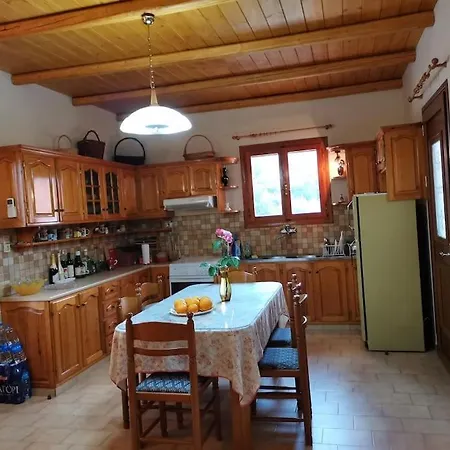 Lemon Tree Garden Near Mirtos Villa