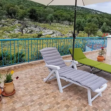 ヴィラ Lemon Tree Garden Near Mirtos Divarata