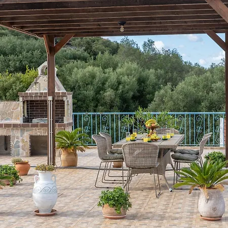 ヴィラ Lemon Tree Garden Near Mirtos Divarata