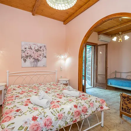 Lemon Tree Garden Near Mirtos Villa Divarata